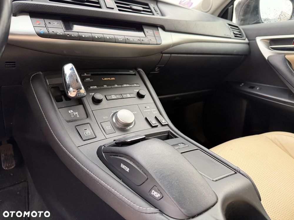Lexus CT 200h Prestige - 12