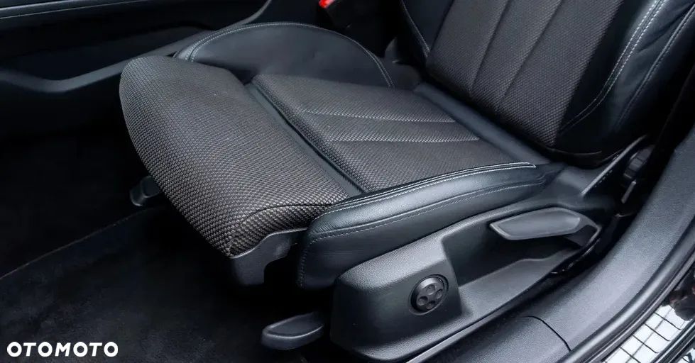 Audi A4 Avant 2.0 TDI S tronic quattro - 23