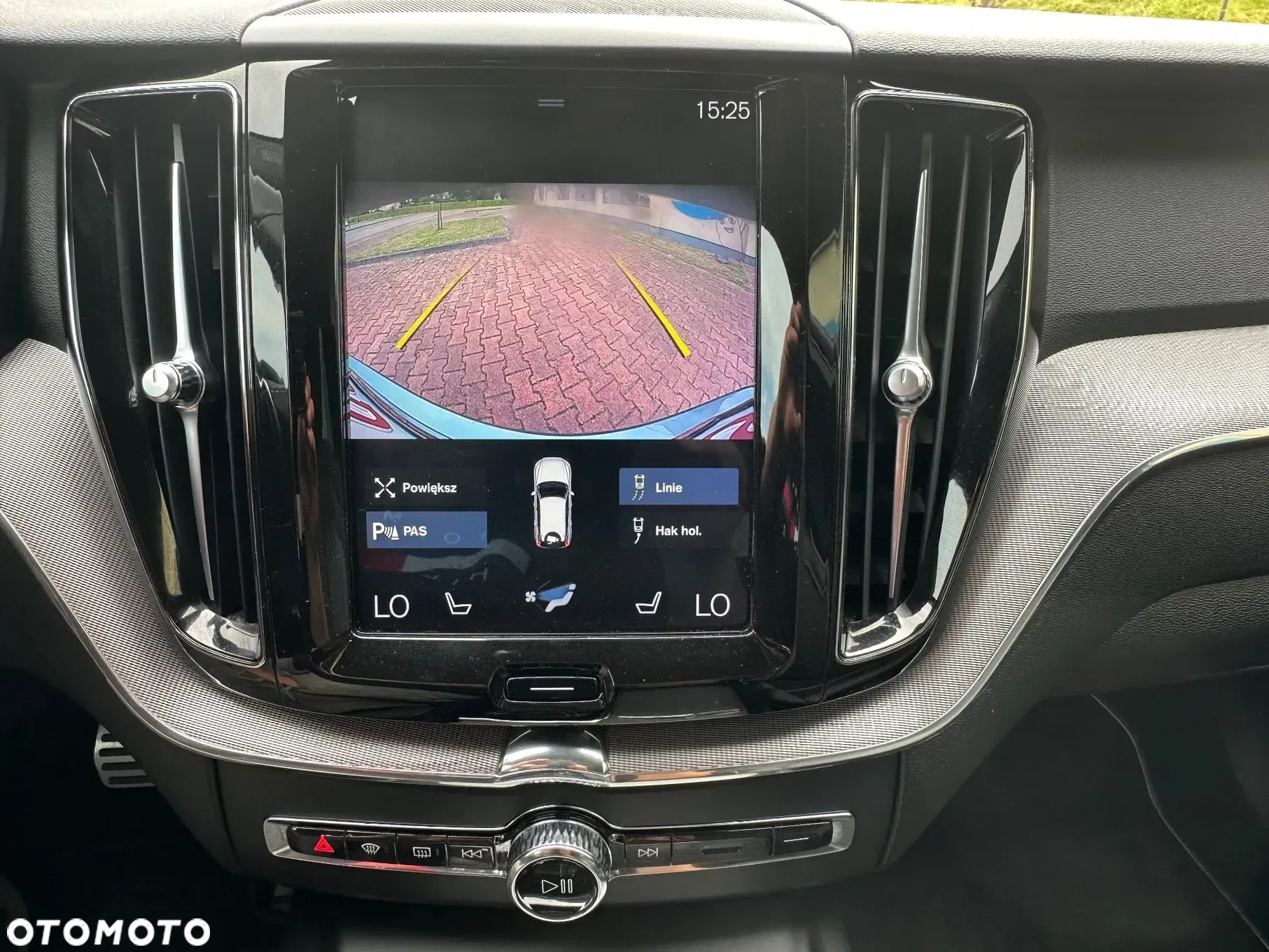 Volvo XC 60 D4 R-Design - 36