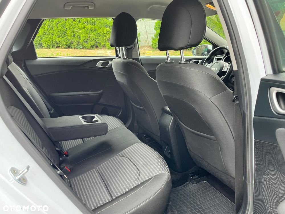 Kia Ceed 1.5 T-GDI M - 27