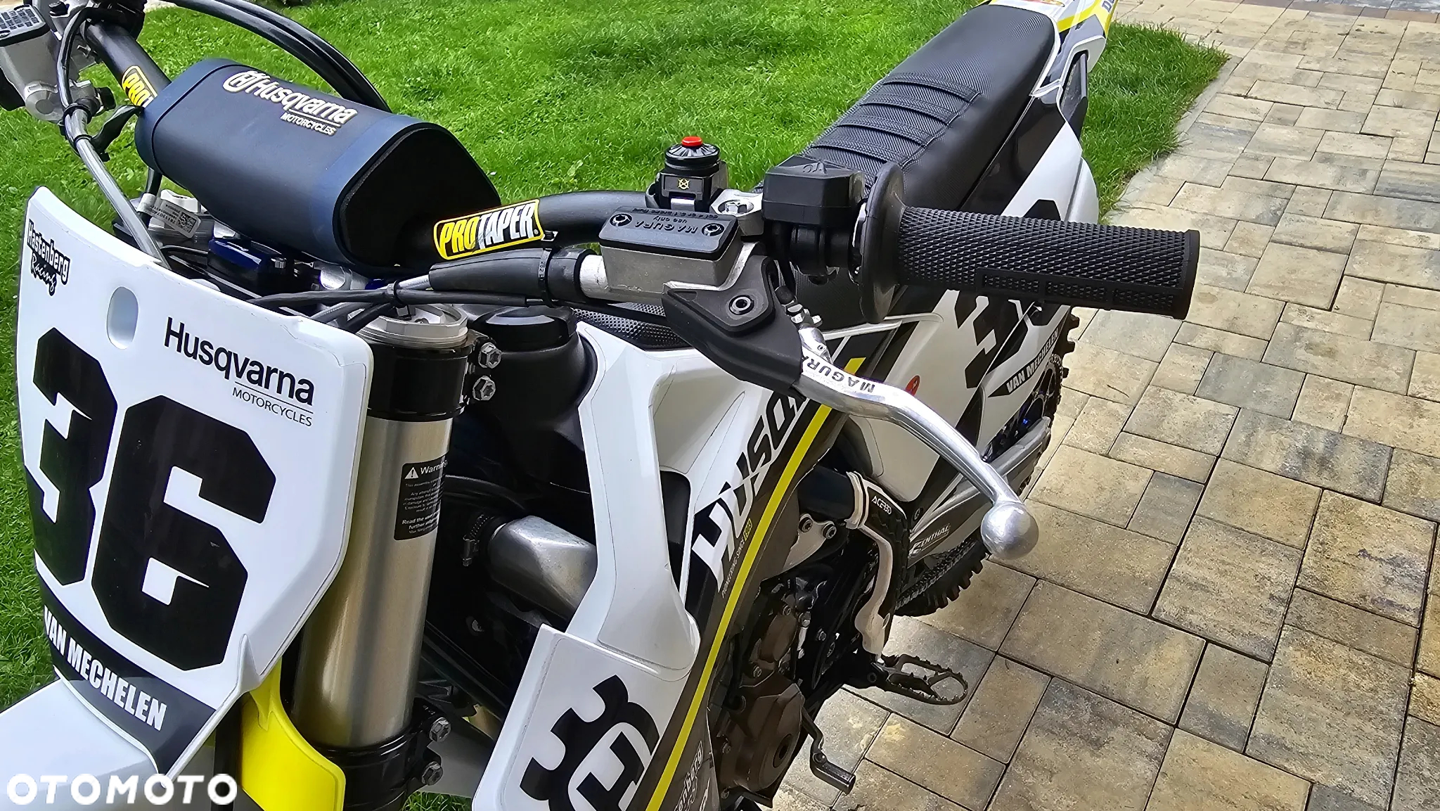 Husqvarna FC - 22