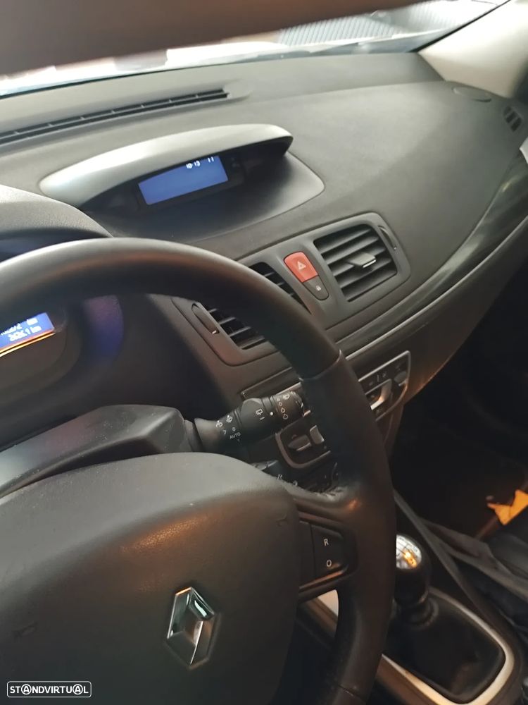 Renault Mégane Sport Tourer 1.5 dCi Dynamique - 6