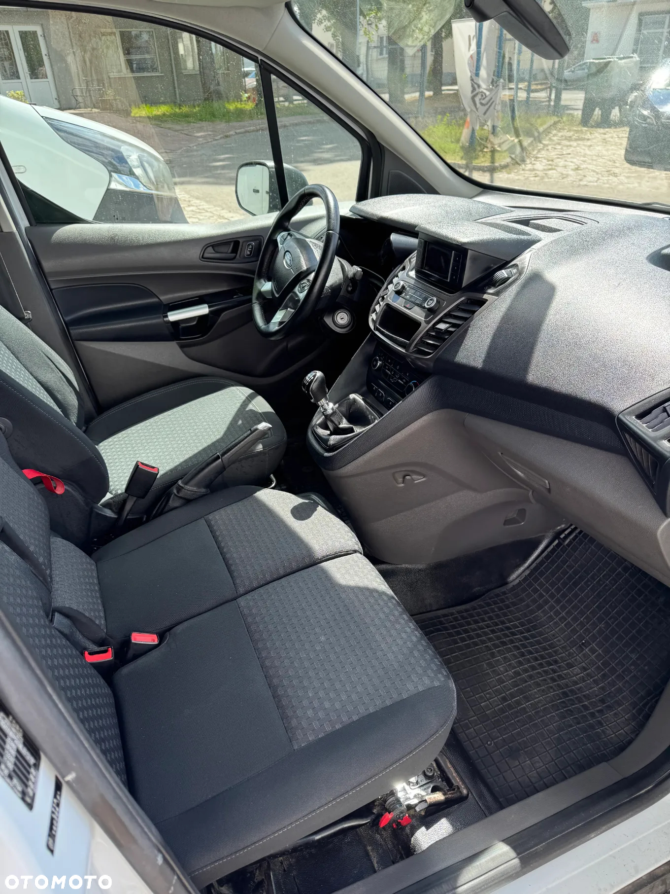 Ford Transit Connect - 16