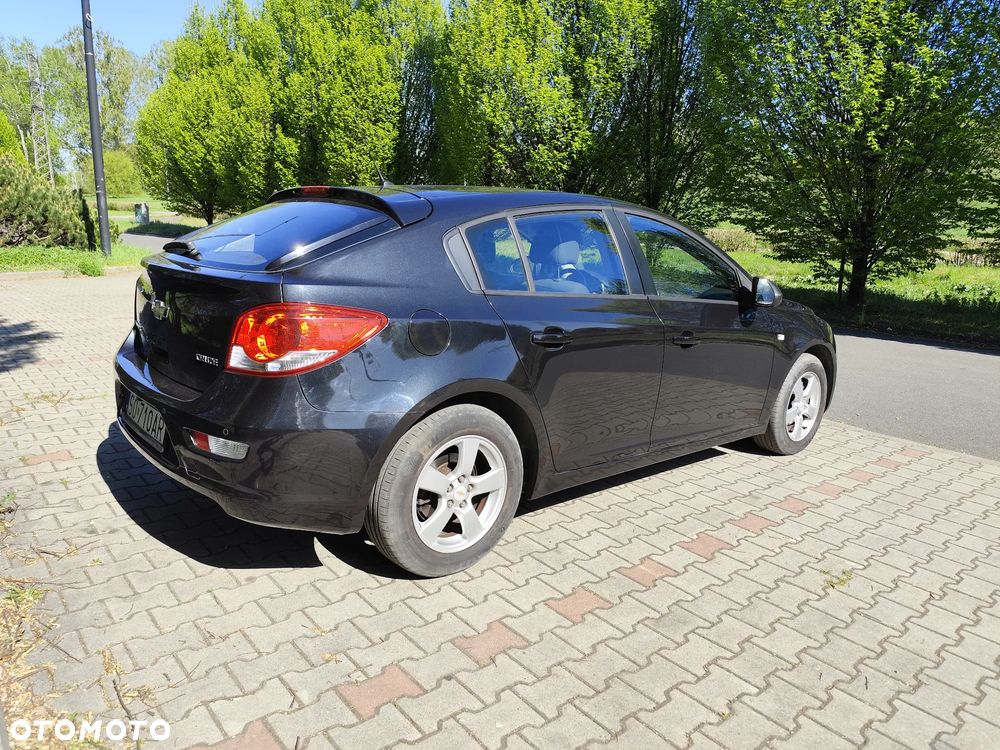 Chevrolet Cruze 1.8 LT - 12