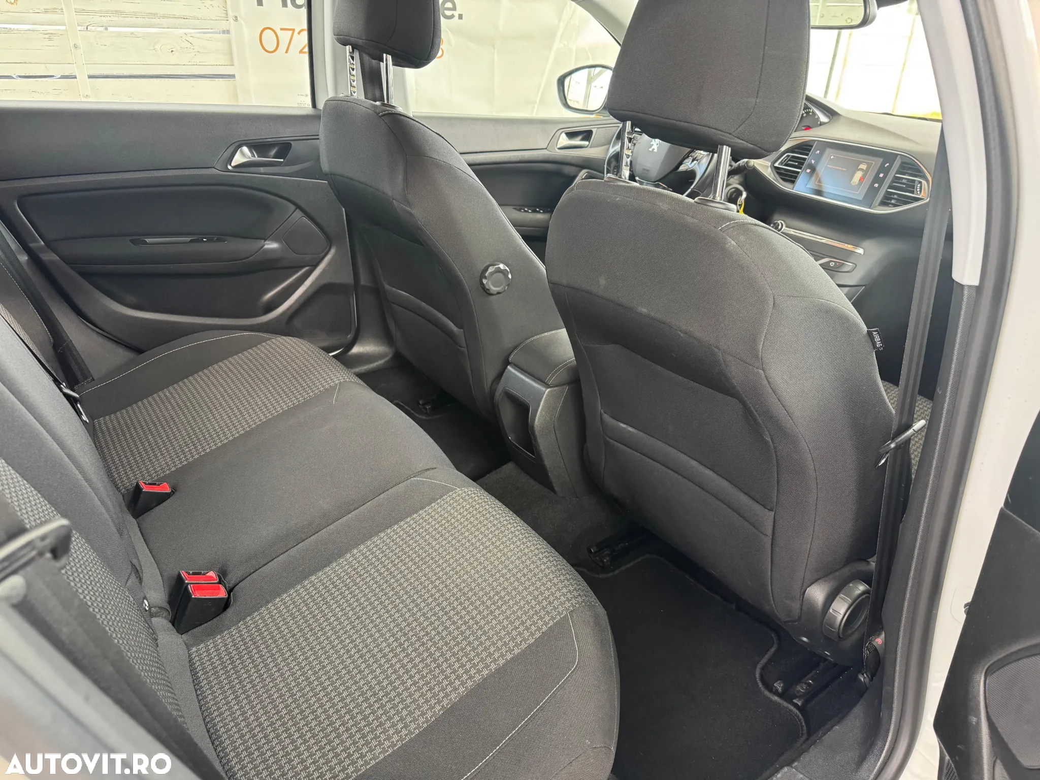 Peugeot 308 SW PureTech 110 Stop & Start Allure - 14