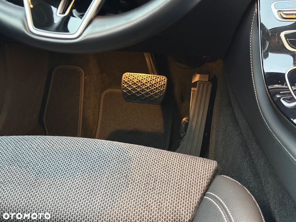 Mercedes-Benz Klasa E 300 de 9G-TRONIC Avantgarde - 32