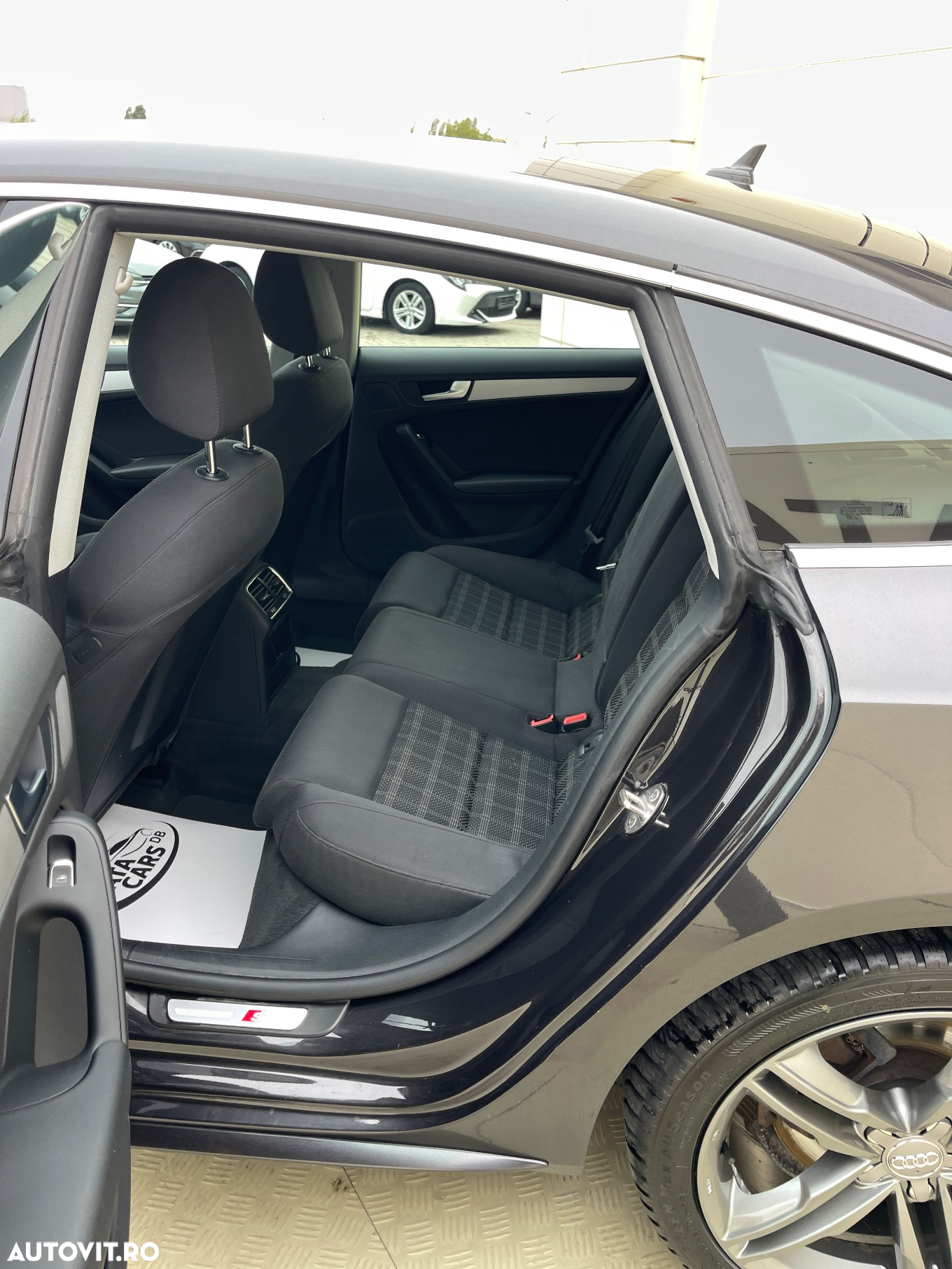 Audi A5 2.0 TDI Sportback DPF (clean diesel) multitronic - 28