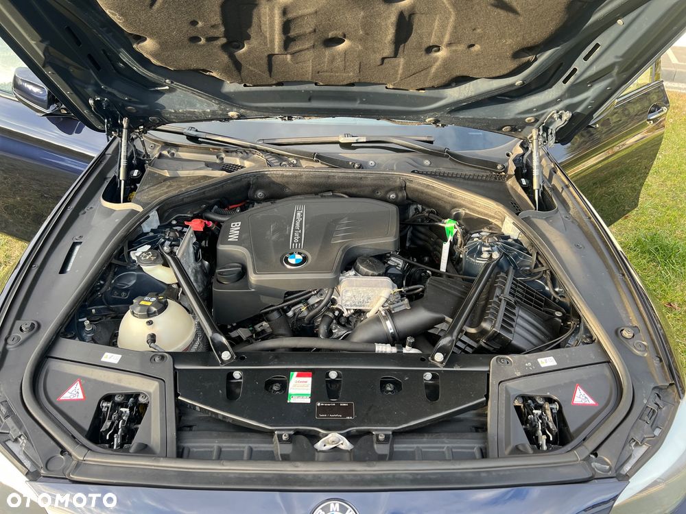 BMW Seria 5 528i xDrive Sport-Aut - 21