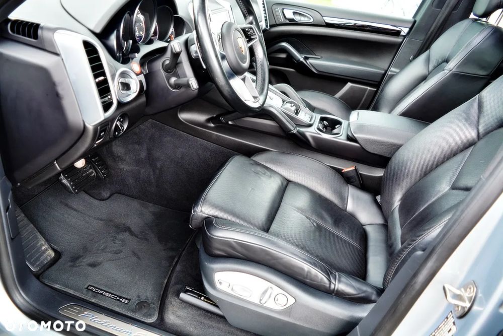 Porsche Cayenne Platinum Edition - 14