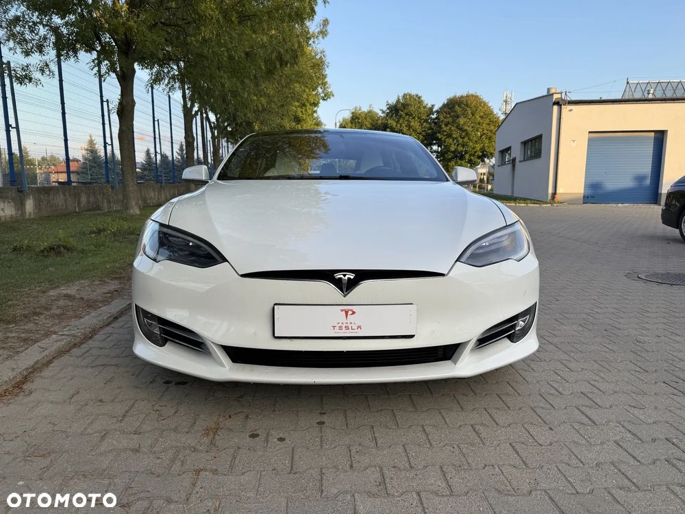 Tesla Model S - 2