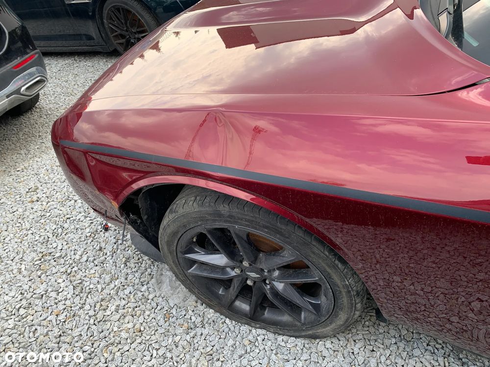 Dodge Challenger - 8