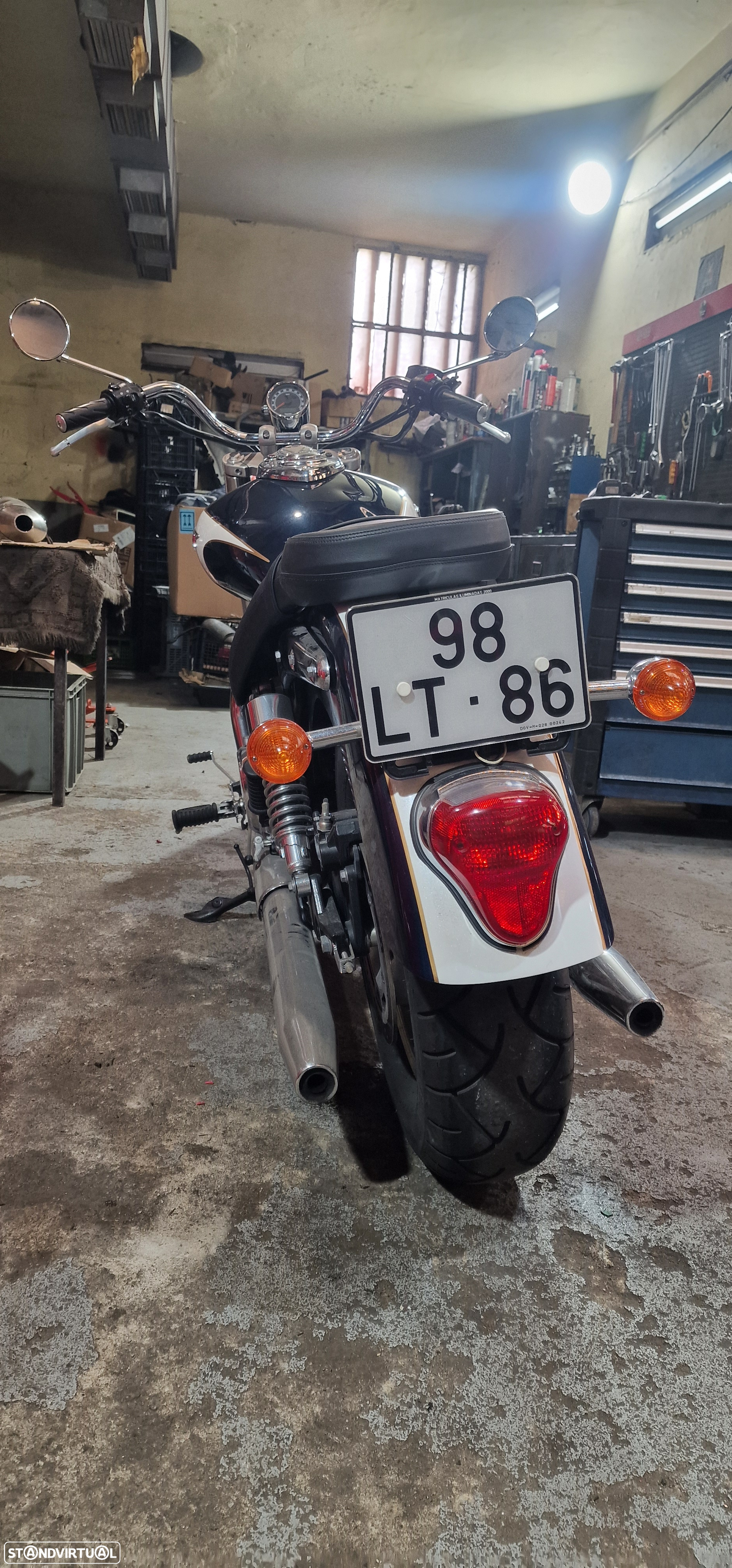 Triumph Bonneville America - 9