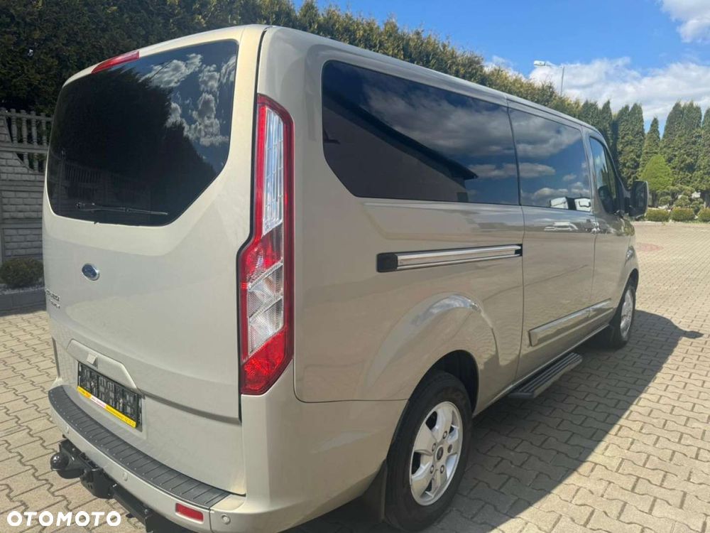 Ford Tourneo Custom - 5