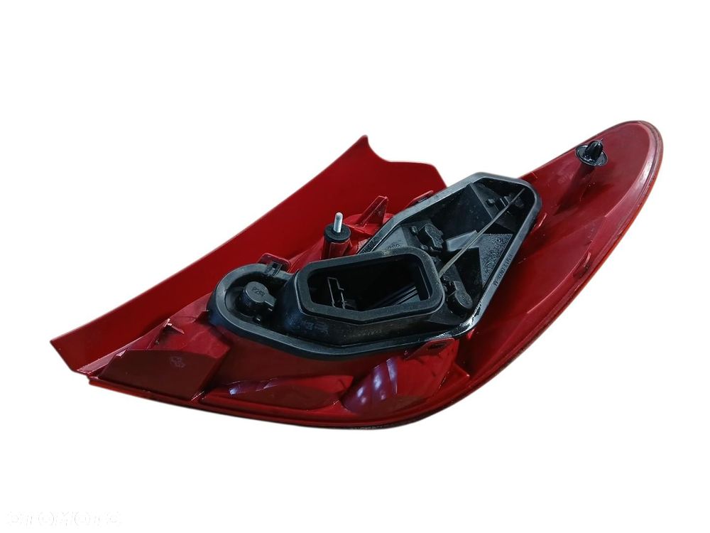LAMPA LEWA TYLNA TYŁ PEUGEOT 207 9649986680 - 4