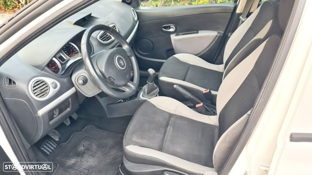 Renault Clio - 10
