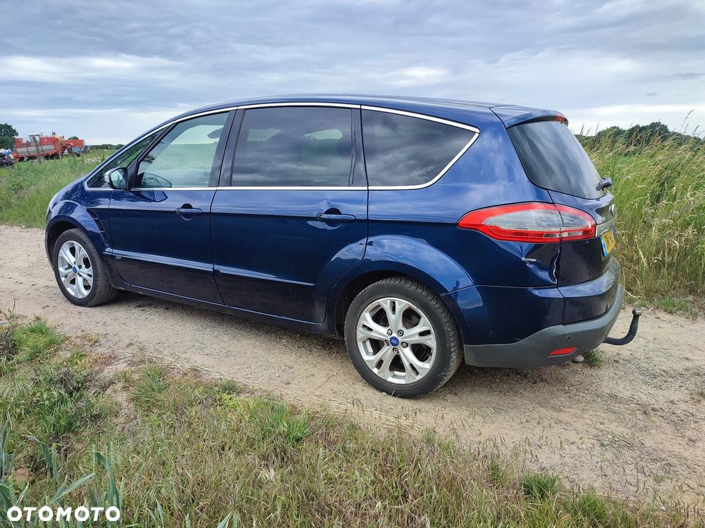 Ford S-Max - 13