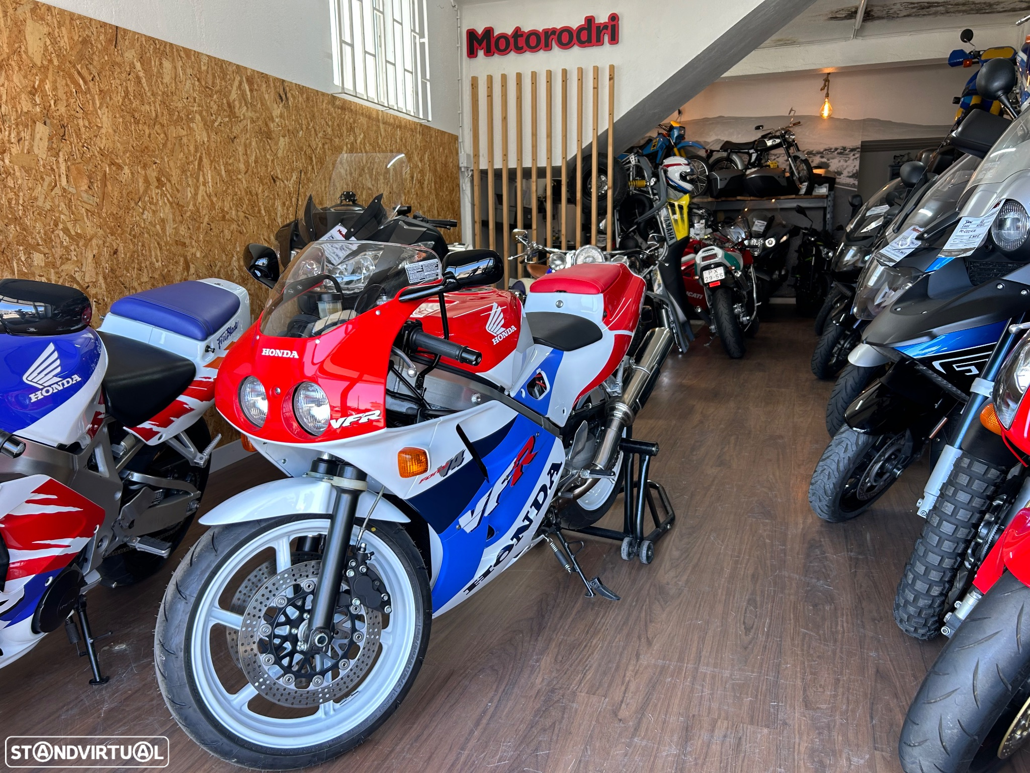 Honda VFR 400 Nc30 - 12