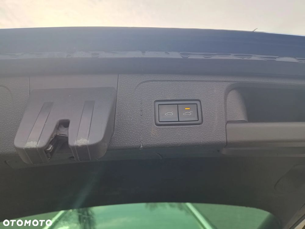 Volkswagen Passat - 10