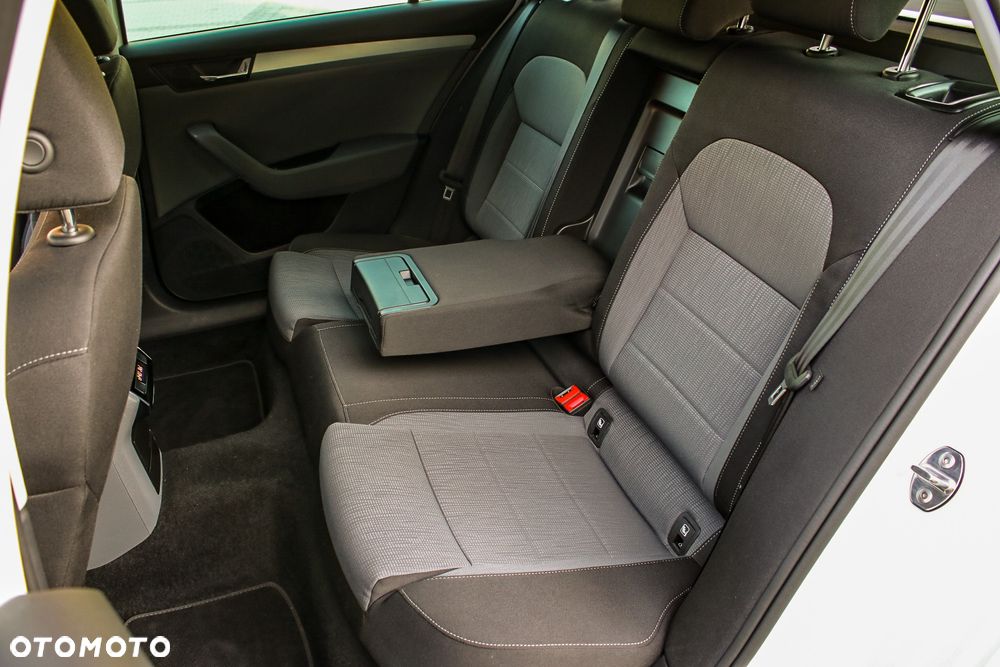 Skoda Superb 2.0 TDI DSG Style - 22