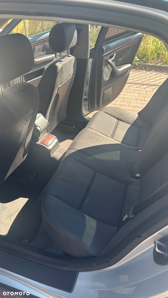 Audi A4 Limousine - 7