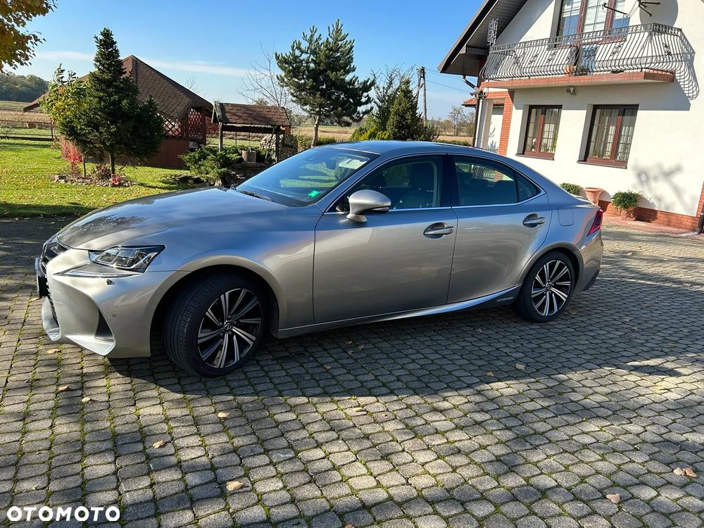 Lexus IS 300h Executive Line - 24