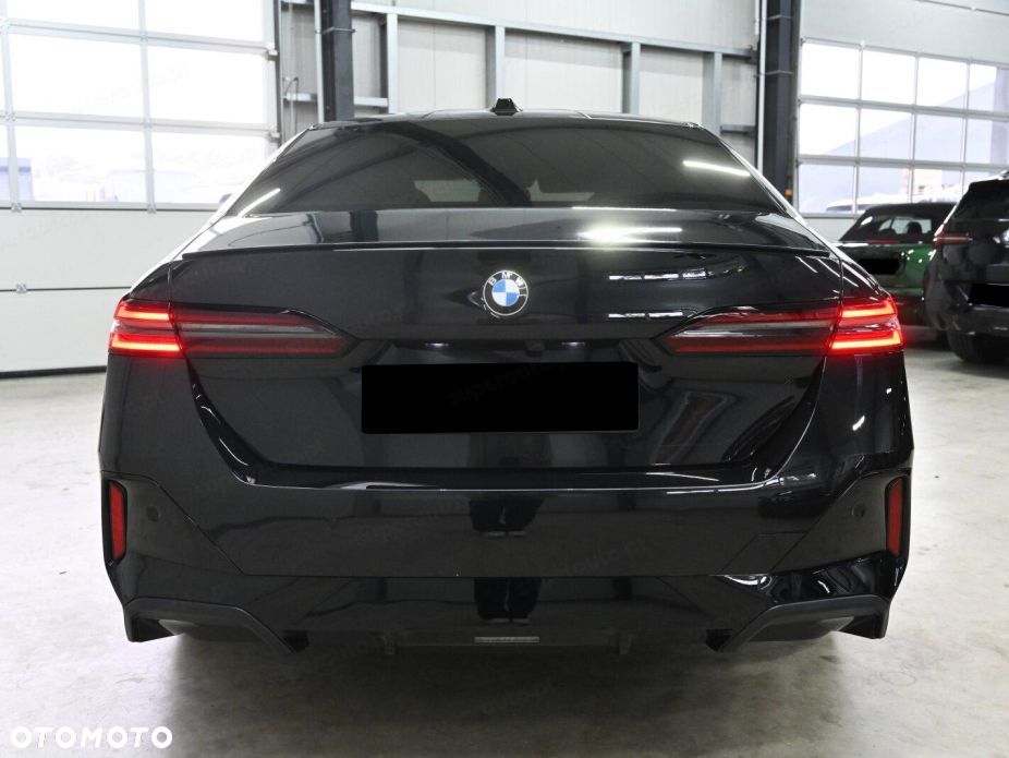 BMW Seria 5 520d xDrive mHEV M Sport - 5