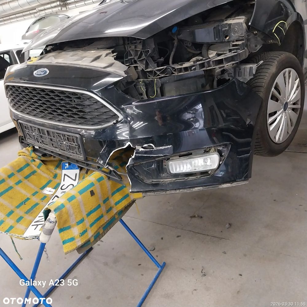 Ford Focus 1.6 Trend PowerShift - 26