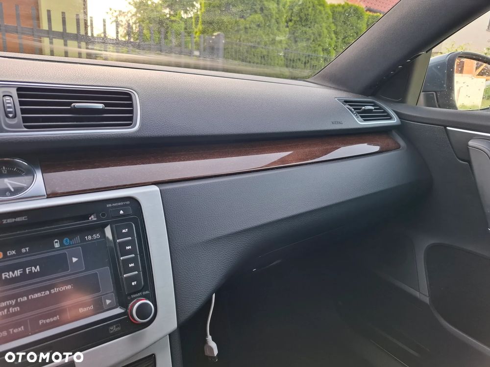 Volkswagen Passat 1.4 TSI BMT Comfortline DSG - 4