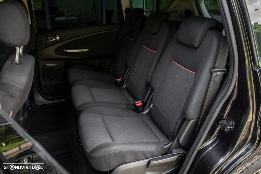 Ford S-Max 1.8 TDCi Trend 7L - 24