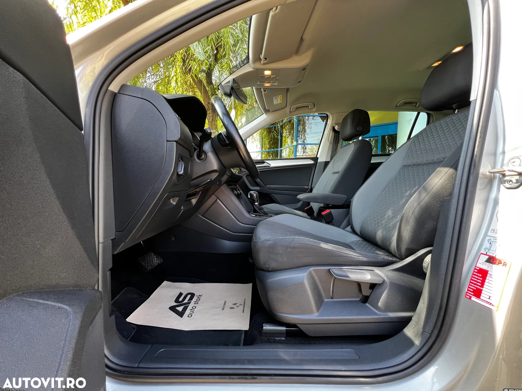 Volkswagen Tiguan 2.0 TDI SCR 4MOTION DSG R-Line - 17