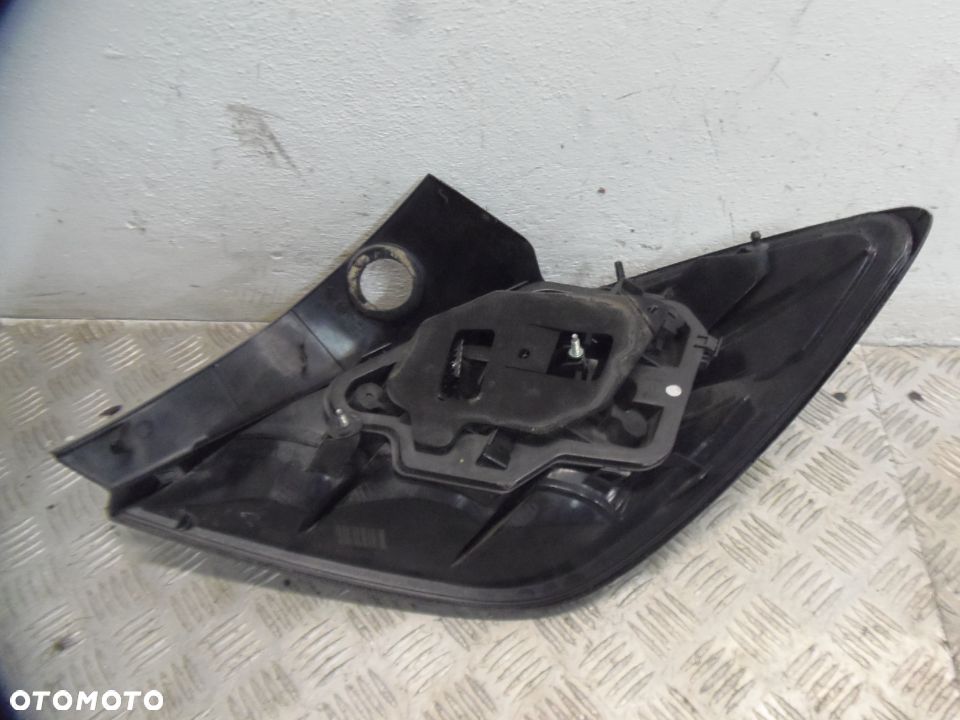 LAMPA TYLNA LEWA OPEL ASTRA H COUPE - 3