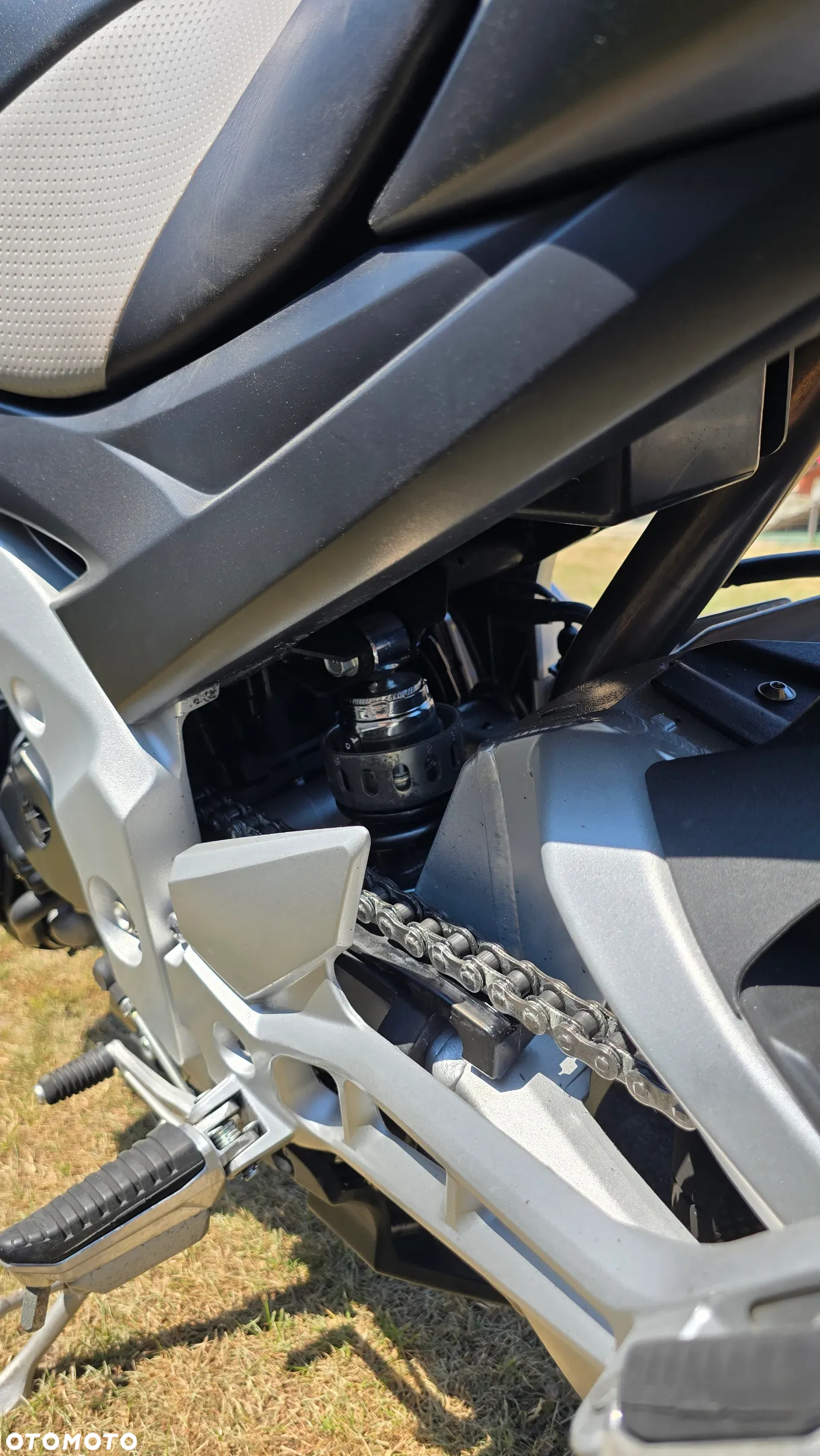 Suzuki GSR - 14
