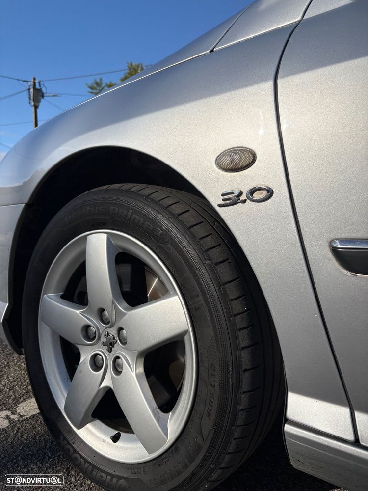 Peugeot 407 3.0 V6 Griffe - 17