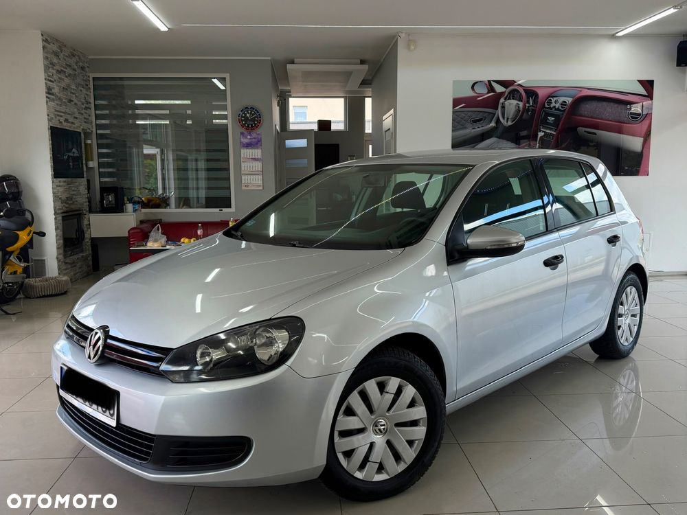 Volkswagen Golf - 1