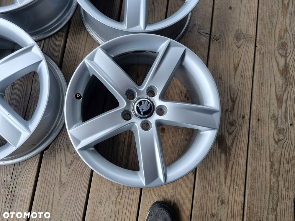 AUDI A4 B7 4F0,VW PASSAT,SEAT LEON,SKODA 7x17 ET42 5X112 super stan - 10