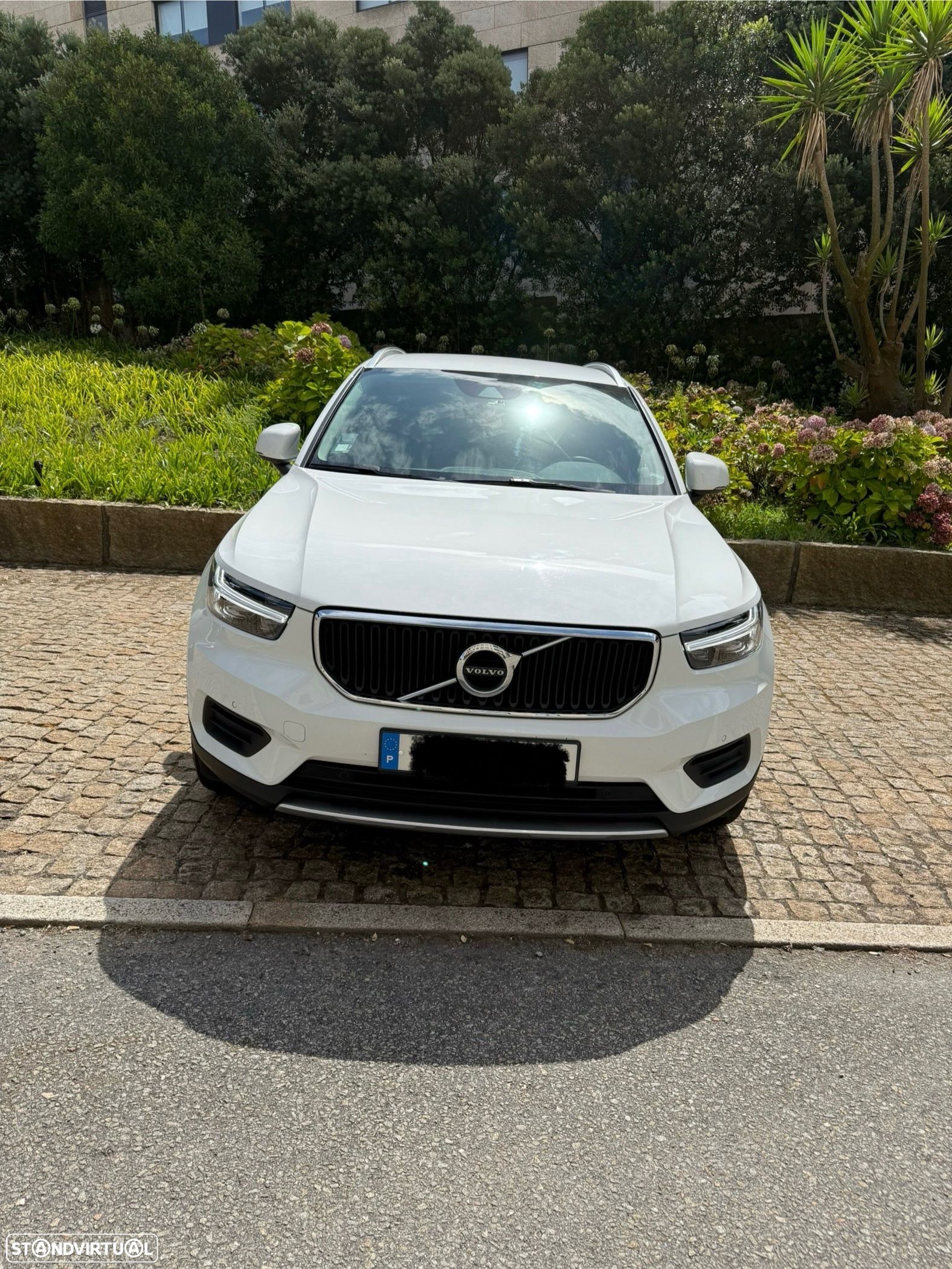 Volvo XC 40 1.5 T2 Momentum Plus - 1