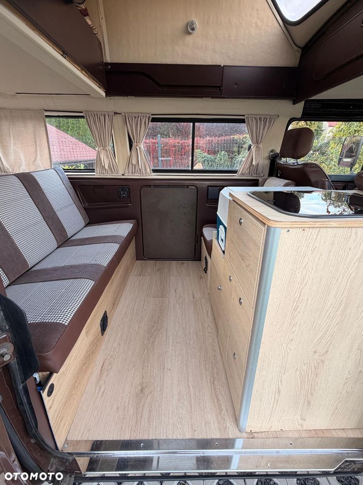 Volkswagen Transporter - 4