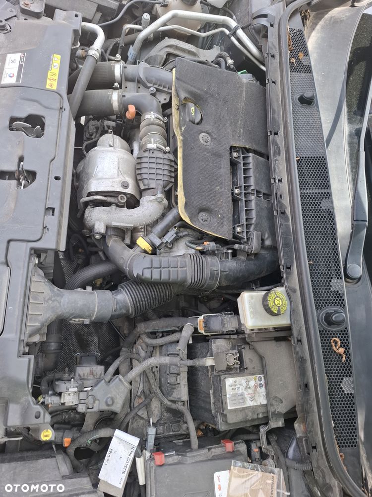 Peugeot 308 1.6 BlueHDi Active S&S - 8