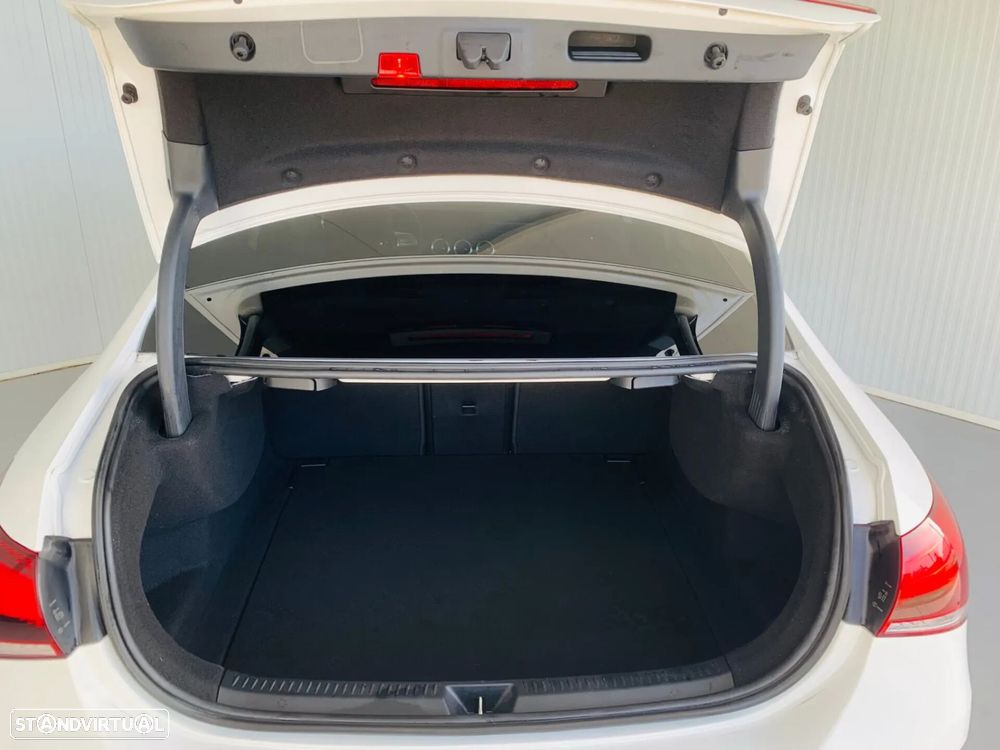 Mercedes-Benz A 180 Limousine d AMG Line - 43