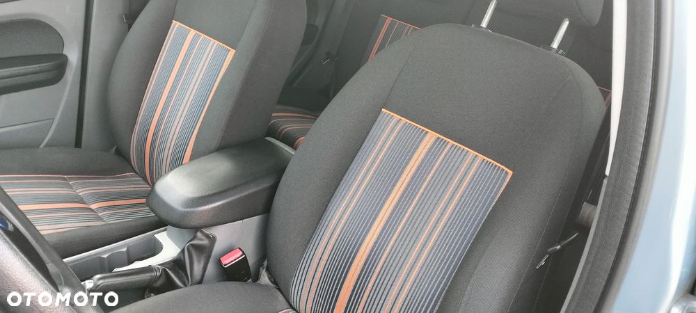 Ford Focus 1.6 16V Trend - 35