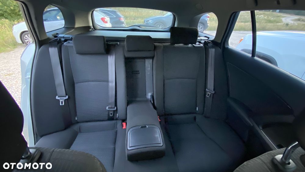 Toyota Avensis - 10