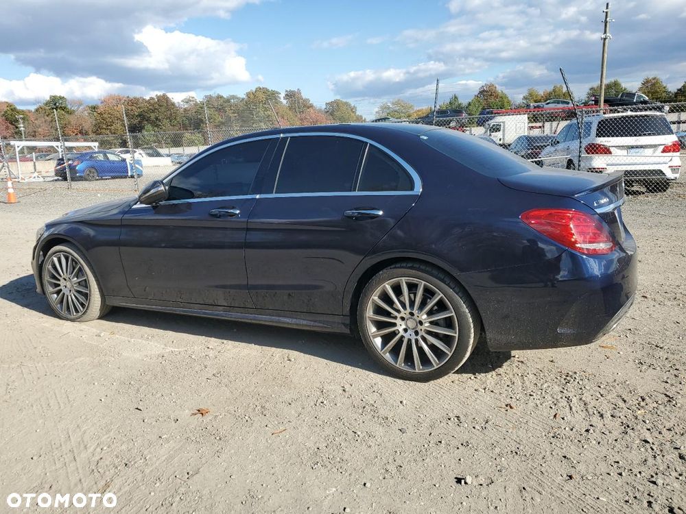 Mercedes-Benz Klasa C 300 9G-TRONIC AMG Line - 3