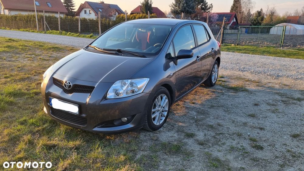 Toyota Auris 1.4 D-4D Premium - 1