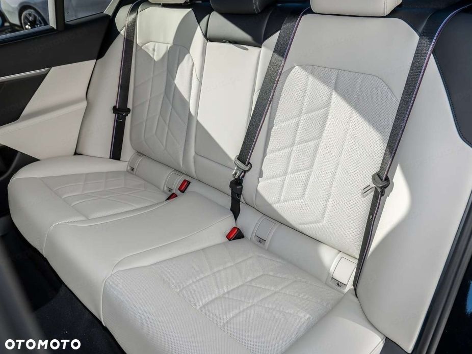 BMW Seria 5 520d xDrive mHEV M Sport - 11