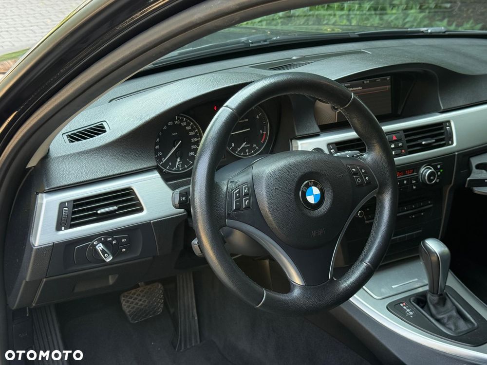 BMW Seria 3 318d DPF Edition Exclusive - 22