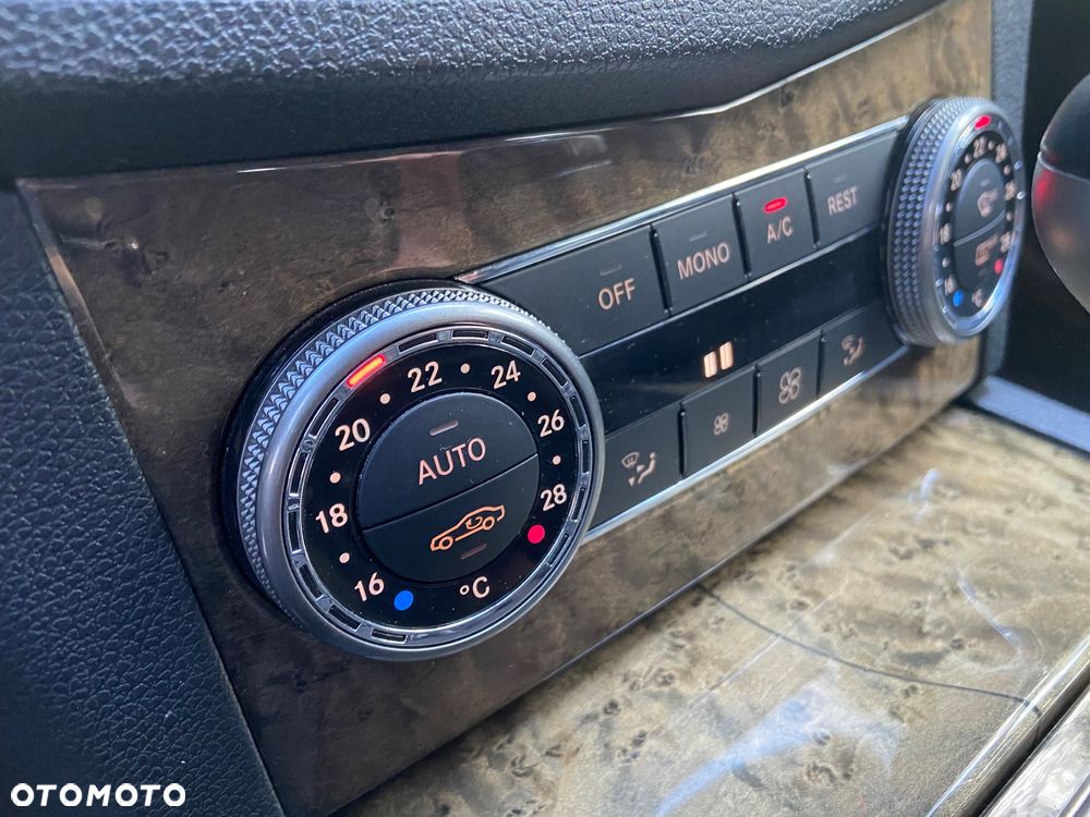 Mercedes-Benz Klasa C 280 4Matic 7G-TRONIC Avantgarde - 24