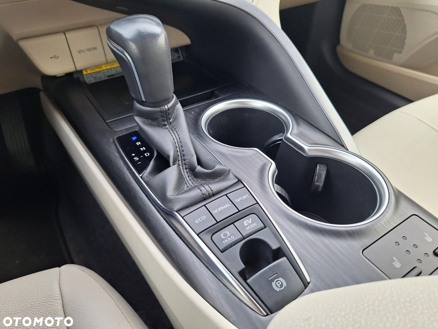 Toyota Camry - 27
