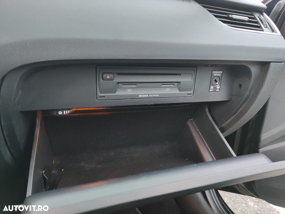 Skoda Octavia 1.6 TDI STYLE DSG - 19