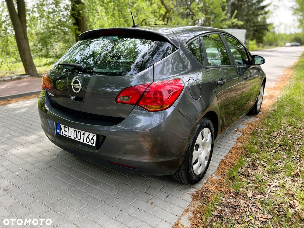 Opel Astra - 4