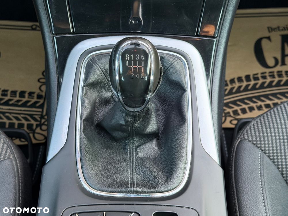 Opel Insignia - 16